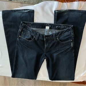 Woman’s silver pioneer Jeans 32/33